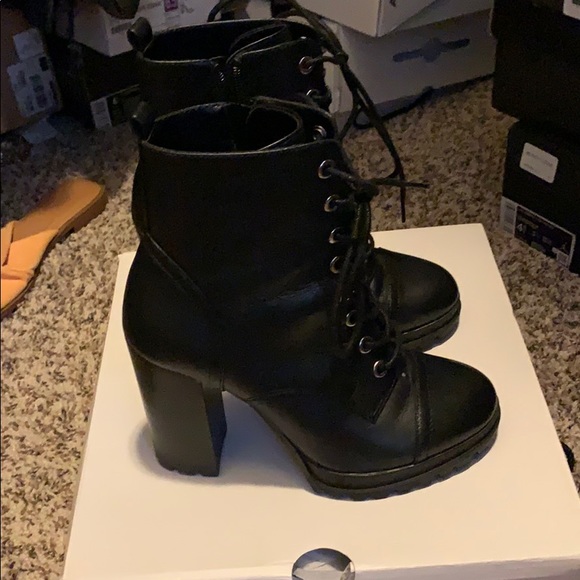 Boots - Picture 3 of 7